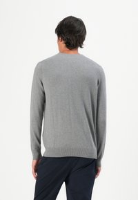 Lyle & Scott V NECK - Maglione - mid grey
