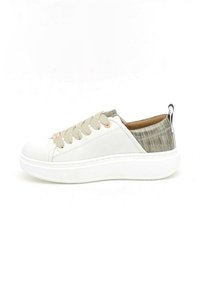 ALEXANDER SMITH SNEAKER - Sneaker low - bianco
