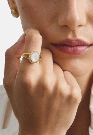 THOMAS SABO, HALORING MIT PERLMUTT UND ZIRKONIA, złoty