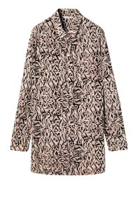 Camicia a maniche lunghe con un intricato motivo floreale in nero, rosa e bianco, realizzata in tessuto leggero, con un collo e bottoni.