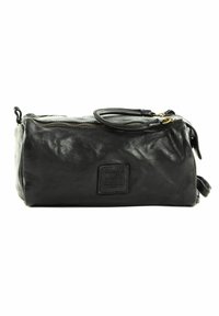 Borsa da viaggio in pelle nera con chiusura a zip, base piatta, manico corto e forma rettangolare. Presenta una superficie testurizzata e un'etichetta con logo.