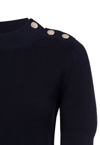 Navyblauwe gebreide trui met een hoge halslijn en drie gouden knoopaccenten op de schouder. Ribbelstructuur op de stof.