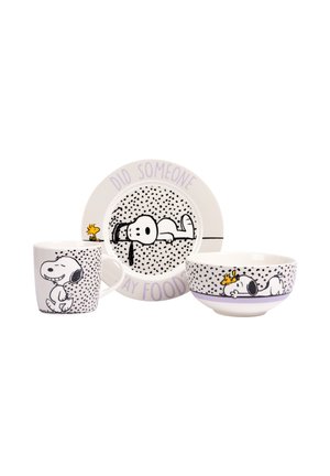 Ceramic mug, plate, and bowl with Snoopy and Woodstock illustrations on a black dotted white background. Plate says "Did someone say food?"