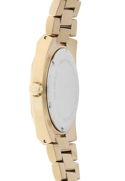 Guldfarvet rustfrit stål ur med et rundt urkasse, glat bezel, chronograph urskive og et leddelt armbånd med polerede og børstede overflader.