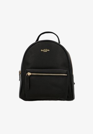 Sac à dos en similicuir noir avec un design arrondi, une fermeture éclair dorée, une poche avant et une poignée supérieure pour un transport facile.