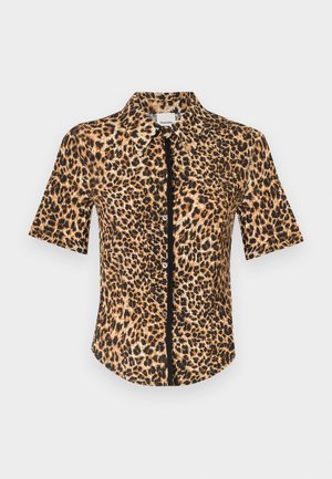 Camicia a maniche corte con bottoni, caratterizzata da una stampa leopardata in tonalità di marrone e nero. Tessuto liscio con colletto classico e pattina frontale.
