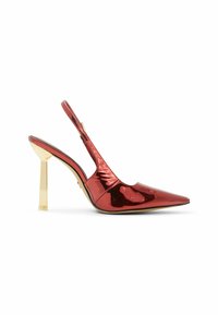 Rote Lackleder Slingback-Pumps mit spitzem Zehenbereich, ausgestattet mit einem goldenen geometrischen Absatz und minimalen Details.