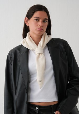 Calvin Klein, EXCLUSIVE WOOL BLEND SMALL TRIANGLE SCARF - Bufanda - light hay