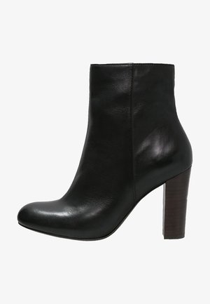 mint&berry, Bottines à talons hauts - black