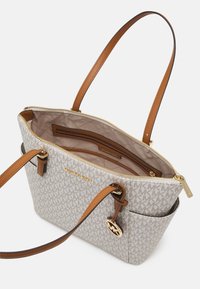 MICHAEL Michael Kors JET SET ITEM TOTE - Handtasche - vanilla/acrn