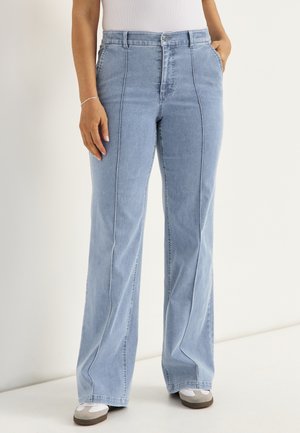 WITH STITCHED CREASES - Flared Jeans - light blue denim