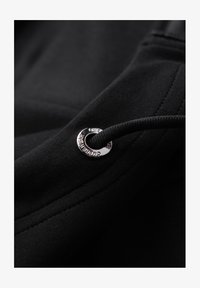Non sélectionné, black