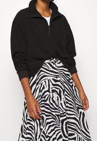 Monki - Sweat polaire - black Image miniature 1