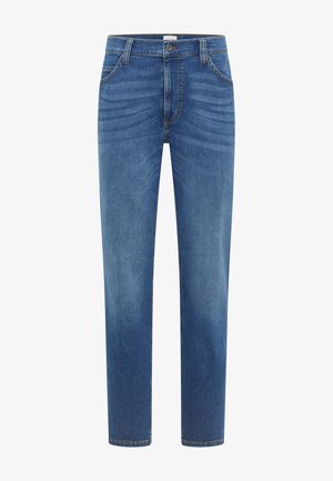 Niebieskie dżinsy wykonane z denimu, z prostymi nogawkami, pięcioma kieszeniami i widocznym szwem. Materiał ma jasny odcień z delikatnym wyblaknięciem.