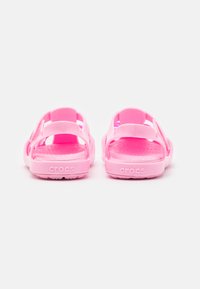 Crocs ISABELLA CHARM - Badesandaler - flamingo