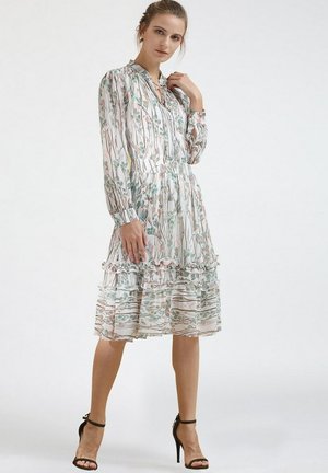 Smart and Joy Robe de jour - blanc