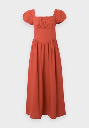 Roostetoranž maxi kleit, millel on õhulised lühikesed varrukad, ruudukujuline kaelus, keha järgnev ülaosa ja kogutud pikk seelik.