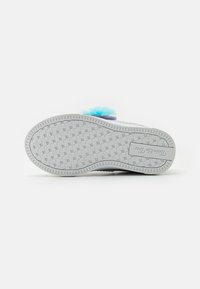 Skechers TWINKLE SPARKS - Sneakers low - silver/light blue