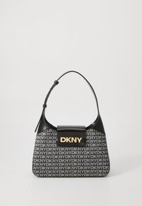 Mala DKNY preta e cinza com corpo em tecido estampado, detalhes em couro preto liso, fecho de logótipo dourado e alça única para o ombro.