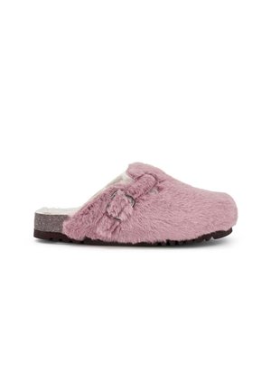 Pink, blød slip-on træsko med justerbar spænde rem og hvidt plyssede inderfor, vist i sideprofil på hvid baggrund.