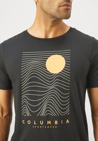 Columbia CSC™ SEASONAL LOGO TEE - T-shirts med print - black