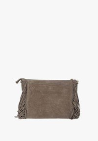 Pochette in camoscio grigio con frange laterali, chiusura a zip e forma rettangolare piatta. Texture liscia senza motivi o accenti visibili.