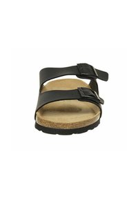 Sandal in pelle nera con due fibbie regolabili, soletta in sughero e suola in gomma texturizzata, progettato per comfort e stabilità.