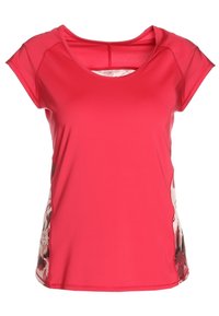 Top atlético rojo con escote redondeado, mangas cortas y paneles laterales que presentan un patrón floral en tonos suaves. Fabricado con una tela suave y elástica.