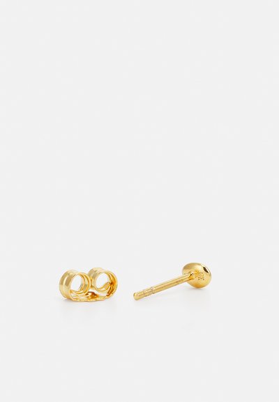 Goldene Metallohrringe mit runden Ohrringen und Stiftverschluss, glatte Textur mit polierter Oberfläche, minimalistisches Design.
