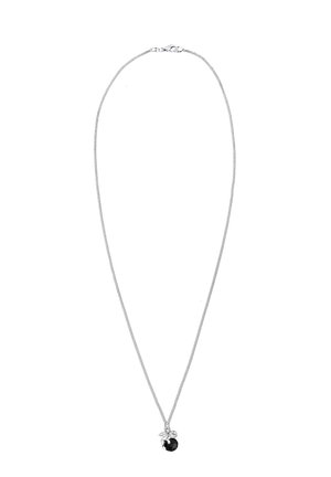 Silberne Kettenhalskette mit einem runden schwarzen Anhänger und Blattelementen, der eine glatte Oberfläche und einen polierten Finish aufweist.