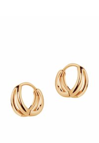 Złote kolczyki w kształcie obręczy o skręconym wzorze, z gładkimi, wypolerowanymi powierzchniami i splątanym wyglądem. Okrągły kształt, mały rozmiar.