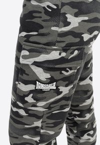 Lonsdale Pantalones cargo - camo grey