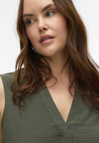 Vero Moda Curve VMELVA - Blouse - kambaba