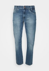 Jeans de denim azul con corte recto, cintura media, diseño de cinco bolsillos y un ligero desgaste. Cuenta con cierre de botón y trabillas para el cinturón.