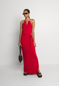 Even&Odd Vestido comprido - red