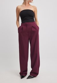 NA-KD Tygbyxor - maroon