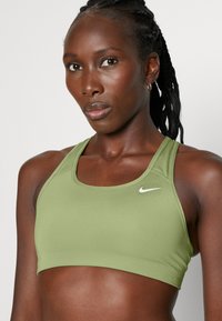 Nike Performance BRA - Sutiã desportivo de suporte médio - alligator/white