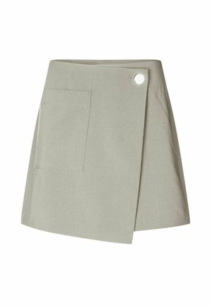 Fustă închisă gri deschis, cu un buzunar lateral și un detaliu circular cu nasture. Fabricată dintr-un material neted, având un design curat și minimalist.