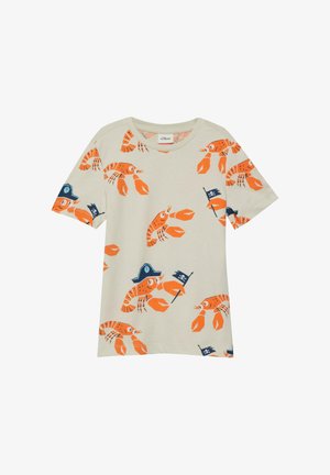 Beiges Kurzarmhemd mit orangefarbenen Hummern, die marineblaue Piratenhüte tragen und marineblaue Piratenflaggen halten, als Muster auf dem Stoff verteilt.