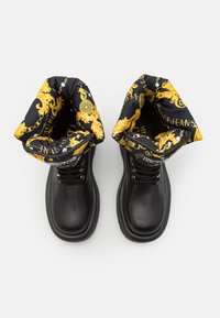 Versace Jeans Couture Stivaletti con plateau - black