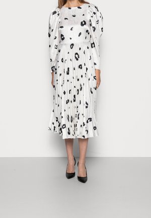 Closet Robe de soirée - off-white