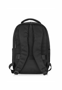 Czarna plecak z wyściełanymi szelkami, uchwytem na górze i zamykaną przegrodą. Wykonany z trwałego materiału o gładkiej fakturze.