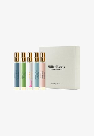 Set aus fünf Parfümspray-Vials mit goldenen Kappen in Pastellfarben, präsentiert in einer strukturierten Creme-Box mit der Aufschrift "Miller Harris". Jedes Vial enthält 7,5 ml.