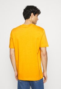 Selected Homme COLMAN SS O-NECK NOOS - T-shirt básica - mango mojito