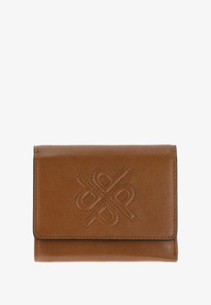 Portefeuille en cuir marron avec une finition texturée et des bords cousus. Présente un motif décoratif embossé à l'avant. Forme compacte et rectangulaire.