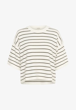 Bela kratica majica iz mehkega materiala, z vodoravnimi olivno zelenimi črtami in okroglim izrezom ter širokimi kratkimi rokavi.