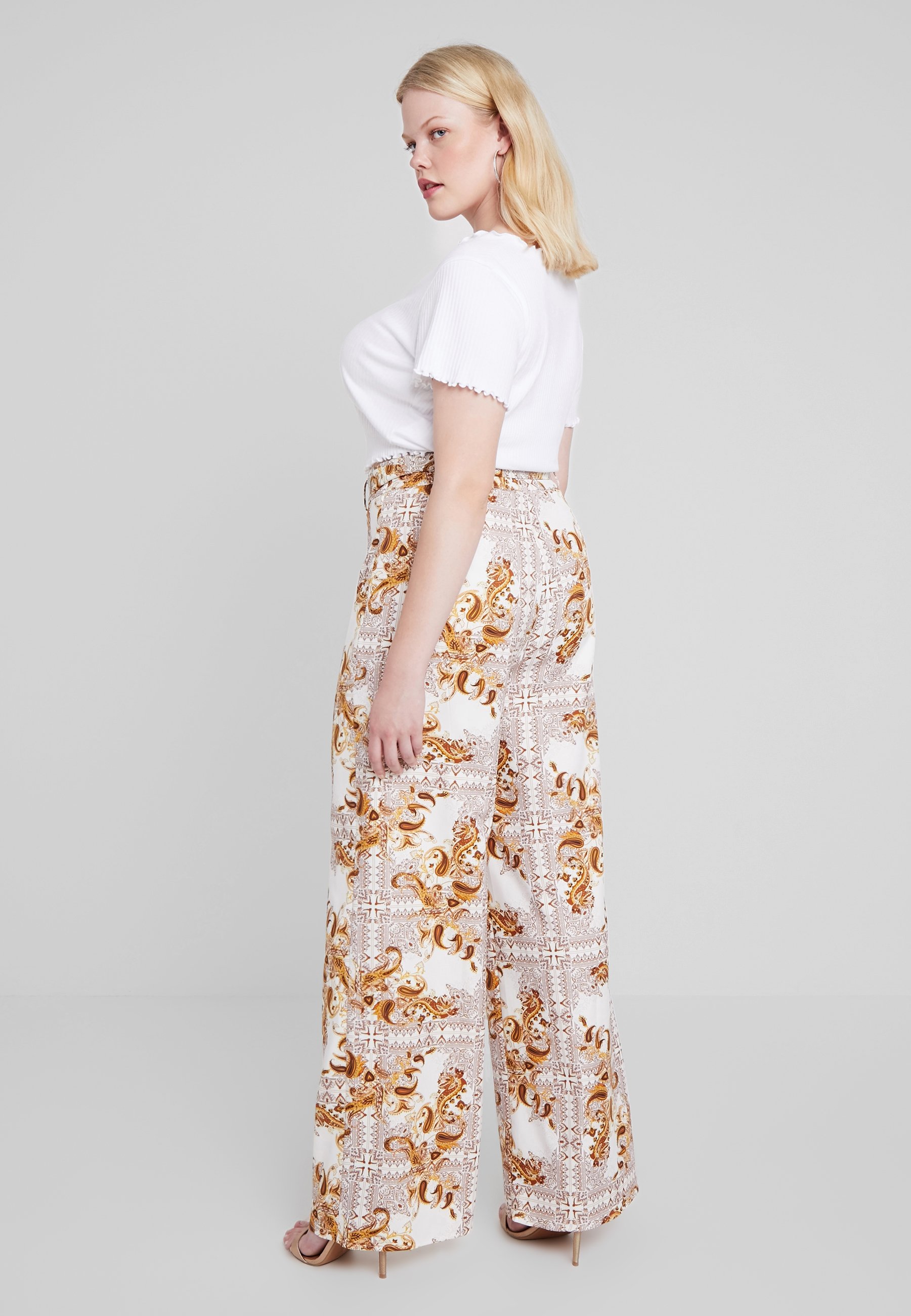 Missguided Plus PLUS SIZE PALAZZO PANTS Bukse white Missguided Plus PLUS SIZE PALAZZO PANTS Bukse white