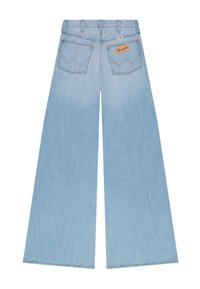 Ελαφρώς γαλάζια τζιν παντελόνα με φαρδιά μπατζάκια και ψηλή μέση, με δύο πίσω τσέπες και ταμπελάκι με το λογότυπο Wrangler στην δεξιά τσέπη.
