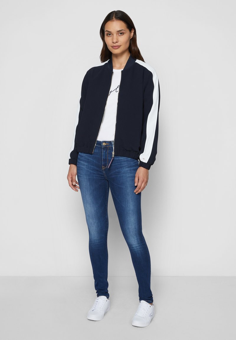 tommy hilfiger como doreen jeans