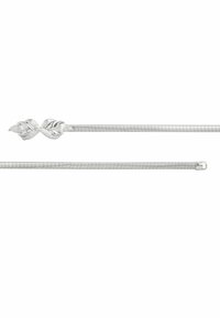 Collar de plata con un motivo de flor, hojas grabadas, diseño recto y una textura suave y reflectante. Incluye cierre.